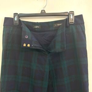 Loft size 8 tartan ankle pants with stretch
